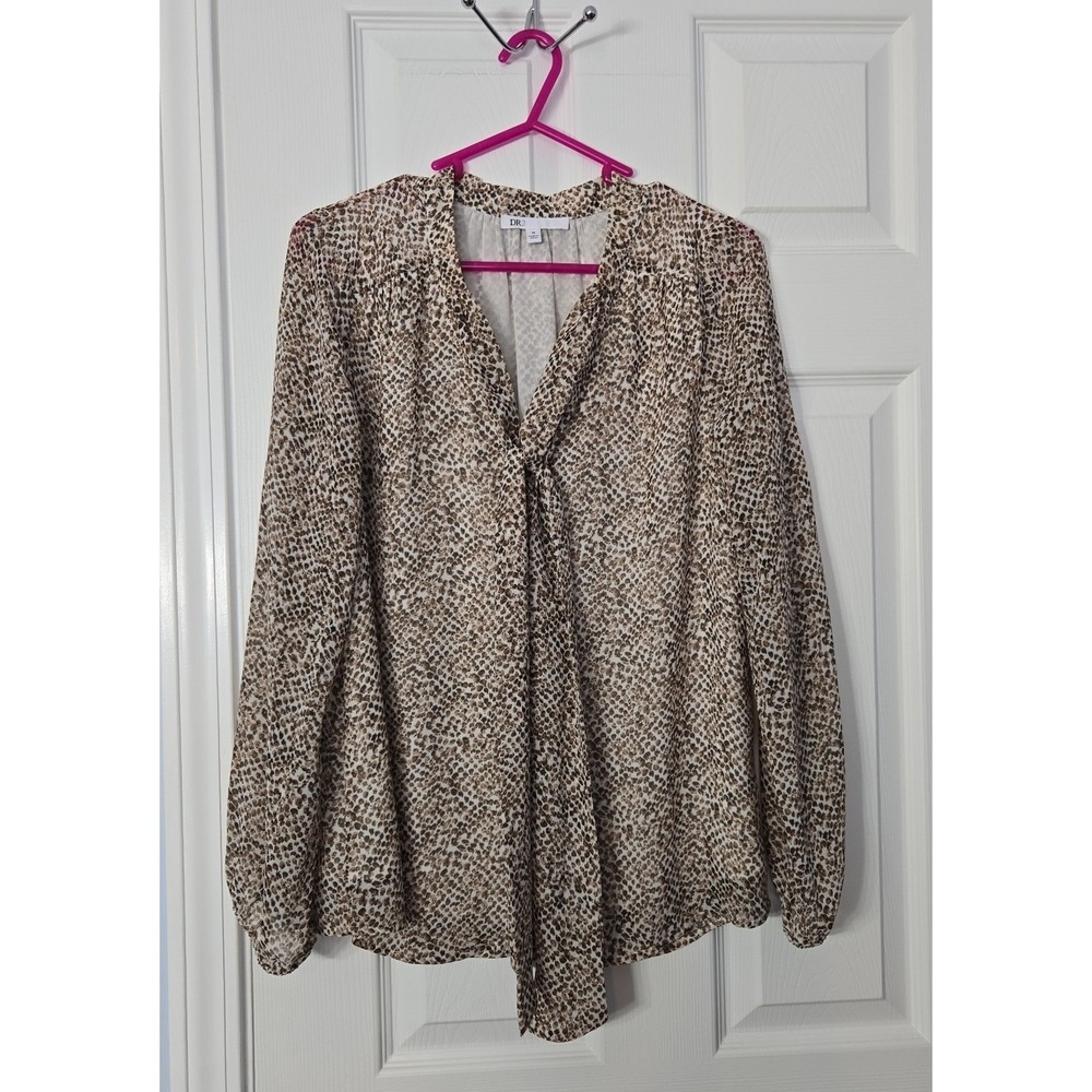 DR2 Womans Long Sleeve Blouse Size Medium‎ button Down front